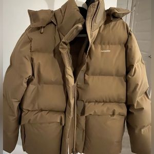 Holzweiler tan puffer
